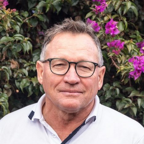 Prof Jacques Bezuidenhout photo